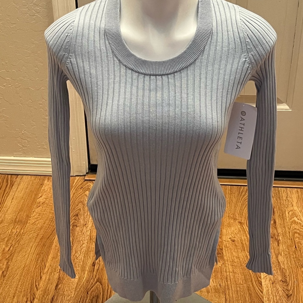 Athleta Light Gray Ribbed Knit Top